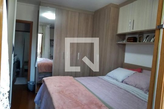 Quarto de casa de condomínio para alugar com 2 quartos, 200m² em Jardim da Gloria, Cotia