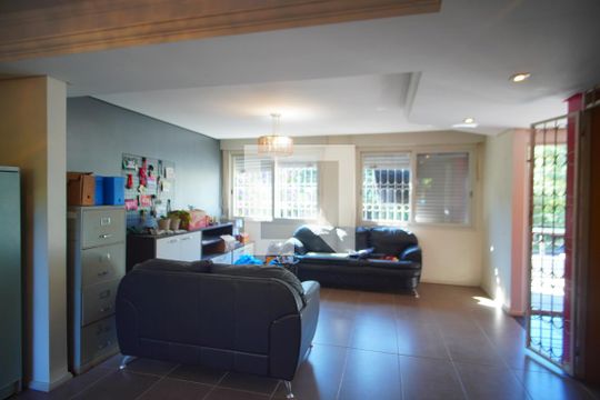Sala 1  de casa à venda com 5 quartos, 450m² em Vila Ipiranga, Porto Alegre