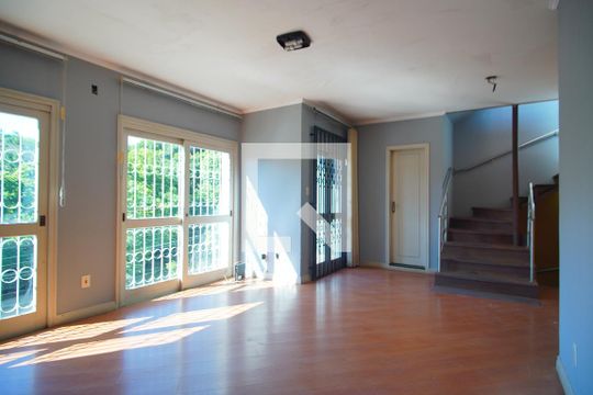Sala 2 de casa à venda com 5 quartos, 450m² em Vila Ipiranga, Porto Alegre