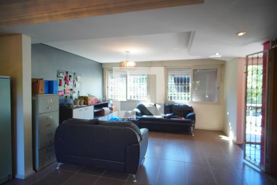 Casa à venda com 5 quartos, 450m² em Vila Ipiranga, Porto Alegre