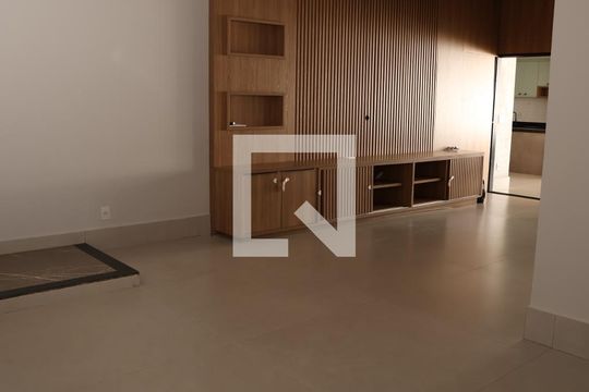Sala de casa de condomínio para alugar com 3 quartos, 181m² em Alphaville Araguaia, Goiânia