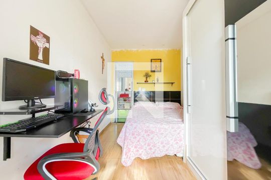 Suíte de casa à venda com 3 quartos, 125m² em Padroeira, Osasco