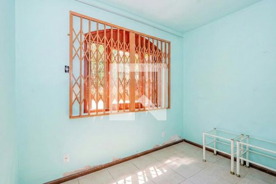 Quarto de casa à venda com 2 quartos, 146m² em Guarujá, Porto Alegre