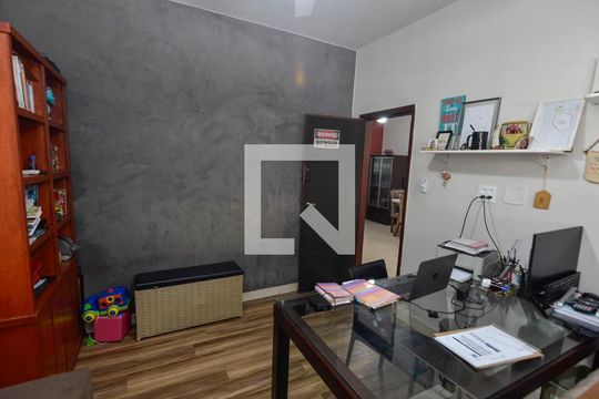 Quarto 1 de casa à venda com 4 quartos, 260m² em Vila Isabel, Rio de Janeiro