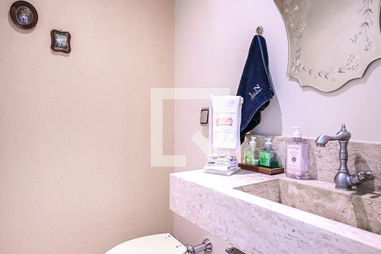 Lavabo de apartamento à venda com 3 quartos, 190m² em Vila Suzana, São Paulo