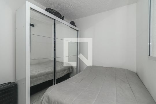 Quarto de apartamento à venda com 2 quartos, 46m² em Rubem Berta, Porto Alegre