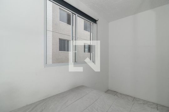 Quarto de apartamento à venda com 2 quartos, 46m² em Rubem Berta, Porto Alegre