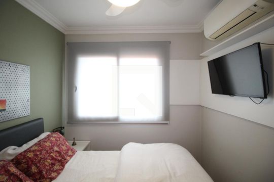 Quarto 1 de apartamento para alugar com 3 quartos, 217m² em Petrópolis, Porto Alegre