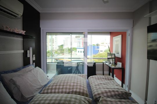 Quarto 2 de apartamento para alugar com 3 quartos, 217m² em Petrópolis, Porto Alegre