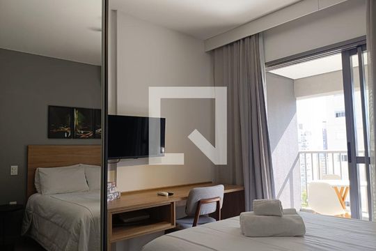 Sala/Quarto de kitnet/studio à venda com 1 quarto, 25m² em Moema, São Paulo