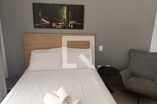 Sala/Quarto de kitnet/studio à venda com 1 quarto, 25m² em Moema, São Paulo