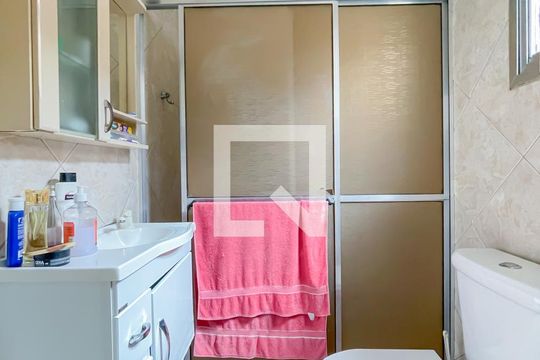 Banheiro da Suíte de casa à venda com 6 quartos, 220m² em Metalúrgicos, Osasco