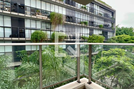 Varanda de kitnet/studio para alugar com 1 quarto, 33m² em Vila Madalena, São Paulo