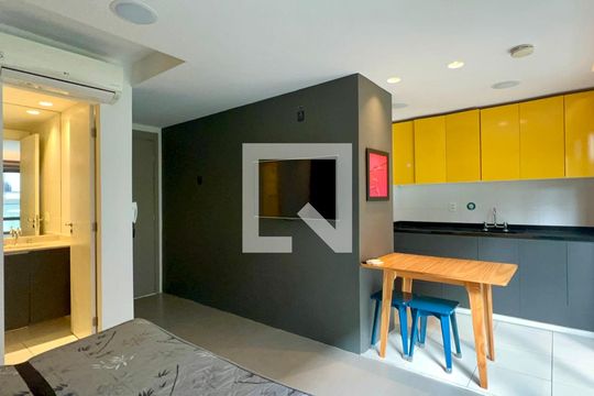 Studio de kitnet/studio para alugar com 1 quarto, 33m² em Vila Madalena, São Paulo