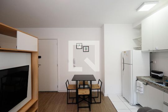 Sala / Cozinha  de apartamento à venda com 1 quarto, 31m² em Vila Mazzei, São Paulo