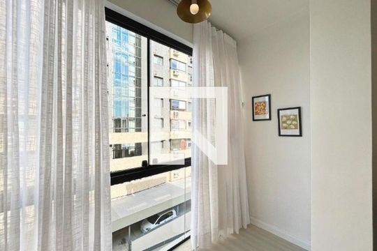 Sala de apartamento à venda com 1 quarto, 42m² em Rio Branco, Porto Alegre