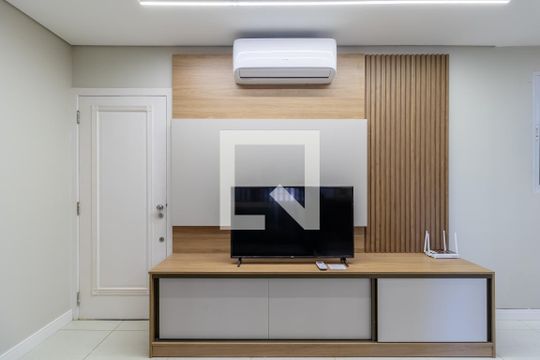 Sala de apartamento para alugar com 2 quartos, 75m² em Centro, Florianópolis