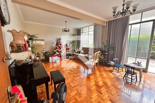Sala de casa para alugar com 5 quartos, 322m² em Colégio Batista, Belo Horizonte