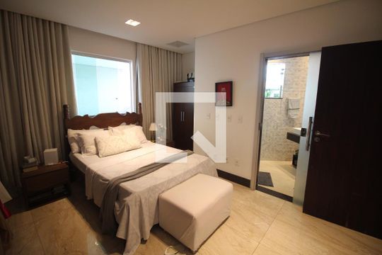 Quarto 1 de casa para alugar com 4 quartos, 322m² em Tirol (Barreiro) , Contagem