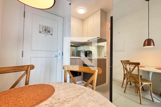 Sala/Cozinha de apartamento à venda com 1 quarto, 30m² em Indianópolis, São Paulo