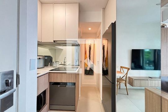 Sala/Cozinha de apartamento à venda com 1 quarto, 30m² em Indianópolis, São Paulo