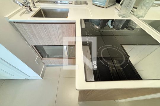 Sala/Cozinha de apartamento à venda com 1 quarto, 30m² em Indianópolis, São Paulo