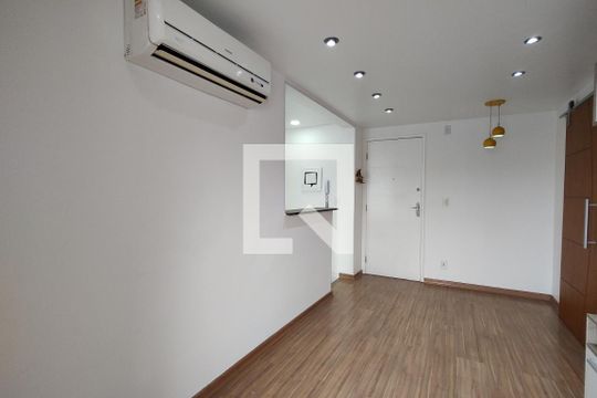 Sala de apartamento à venda com 2 quartos, 50m² em Taquara, Rio de Janeiro