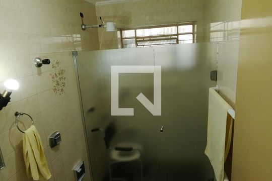 Banheiro de casa à venda com 3 quartos, 300m² em Jardim das Flores, São Paulo