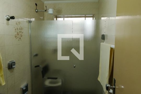 Banheiro de casa à venda com 3 quartos, 300m² em Jardim das Flores, São Paulo