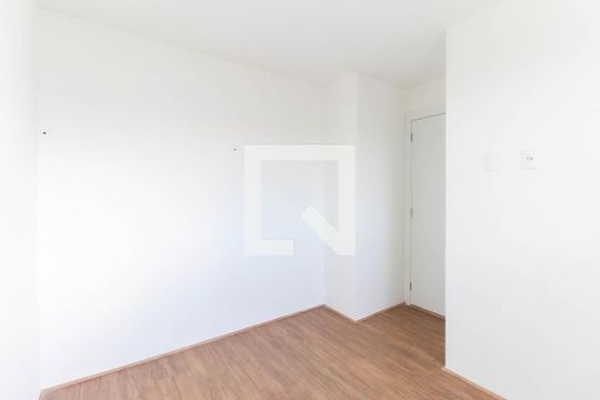 Quarto 1 de apartamento para alugar com 2 quartos, 34m² em Vila Carmosina, São Paulo
