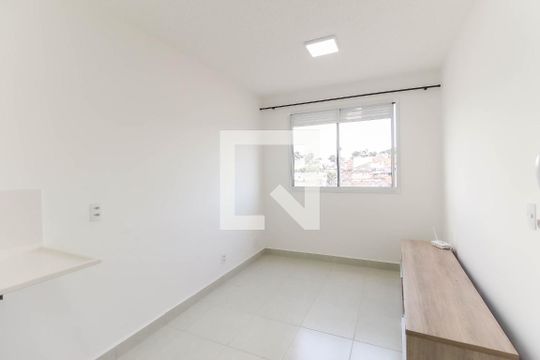 Sala - Cozinha de apartamento para alugar com 2 quartos, 34m² em Vila Carmosina, São Paulo