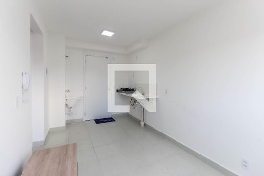Sala - Cozinha de apartamento para alugar com 2 quartos, 34m² em Vila Carmosina, São Paulo