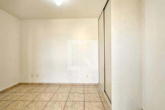 Quarto de apartamento à venda com 2 quartos, 70m² em Retiro, Jundiaí
