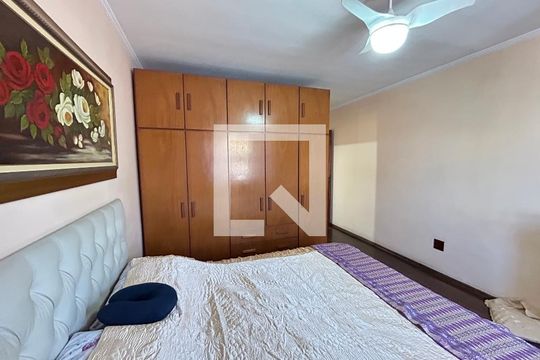 Quarto Suíte 1 de casa para alugar com 3 quartos, 200m² em Vila Paulista, Guarulhos