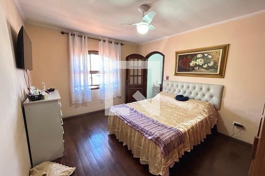 Quarto Suíte 1 de casa para alugar com 3 quartos, 200m² em Vila Paulista, Guarulhos