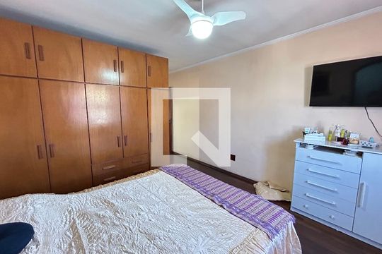 Quarto Suíte 1 de casa para alugar com 3 quartos, 200m² em Vila Paulista, Guarulhos