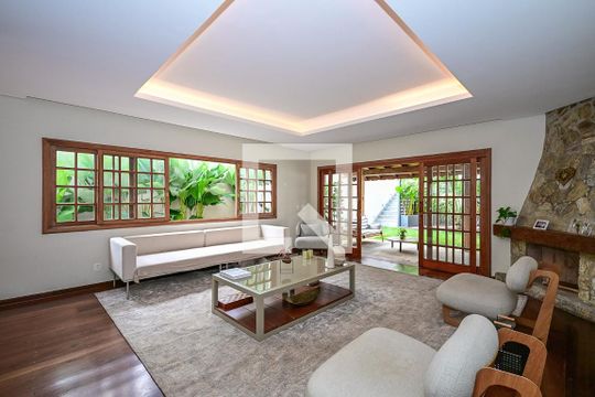 Sala de casa à venda com 5 quartos, 332m² em Vila Inah, São Paulo