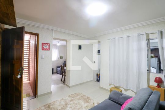 Casa à venda com 4 quartos, 260m² em Jardim Mirante, São Paulo