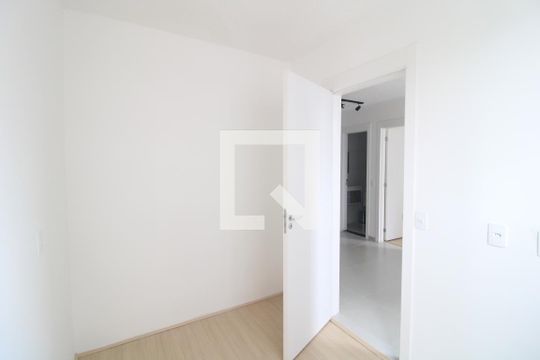 Quarto 2 de apartamento para alugar com 2 quartos, 34m² em Jardim Sabara, São Paulo