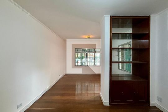 Sala de casa para alugar com 3 quartos, 222m² em Campo Belo, São Paulo