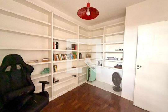 Apartamento à venda com 3 quartos, 190m² em Horto, Belo Horizonte