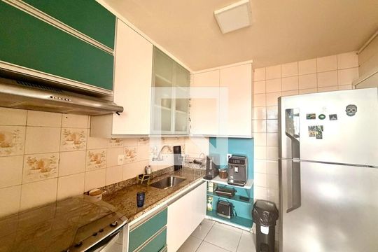 Apartamento à venda com 3 quartos, 190m² em Horto, Belo Horizonte