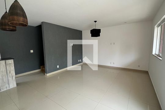 Sala de casa à venda com 4 quartos, 200m² em Vargem Grande, Rio de Janeiro