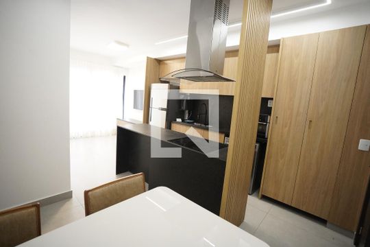 Sala/cozinha de apartamento à venda com 2 quartos, 69m² em Setor Bueno, Goiânia