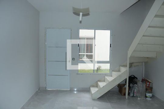 Casa de Condomínio para alugar com 2 quartos, 50m² em Chácara Tropical (caucaia do Alto), Cotia