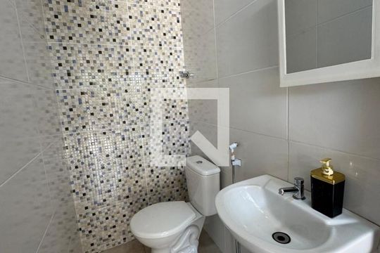 banheiro 1 de casa à venda com 4 quartos, 210m² em Boa Vista, Belo Horizonte