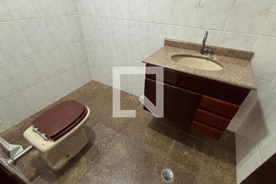 Lavabo de casa à venda com 4 quartos, 430m² em Vila Curuçá, Santo André