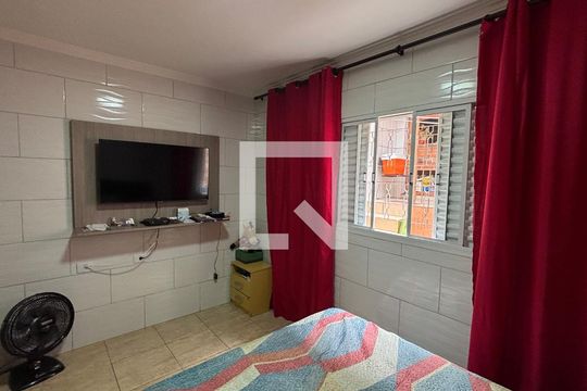 Quarto 1 de casa para alugar com 2 quartos, 100m² em Jardim Pilar, Santo André