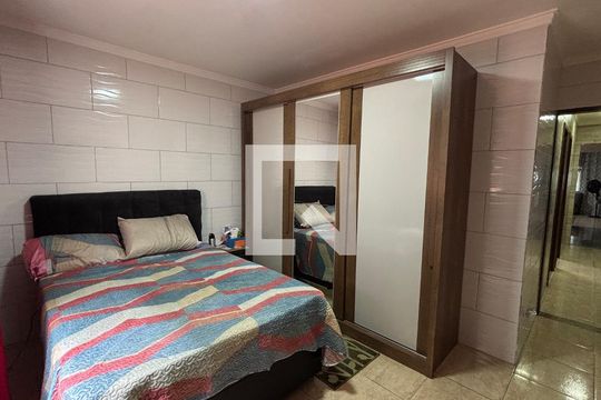 Quarto 1 de casa para alugar com 2 quartos, 100m² em Jardim Pilar, Santo André