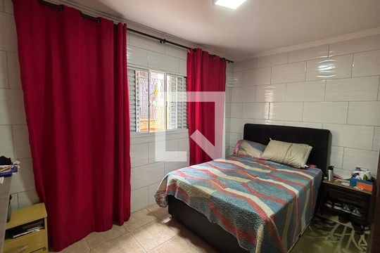 Quarto 1 de casa para alugar com 2 quartos, 100m² em Jardim Pilar, Santo André